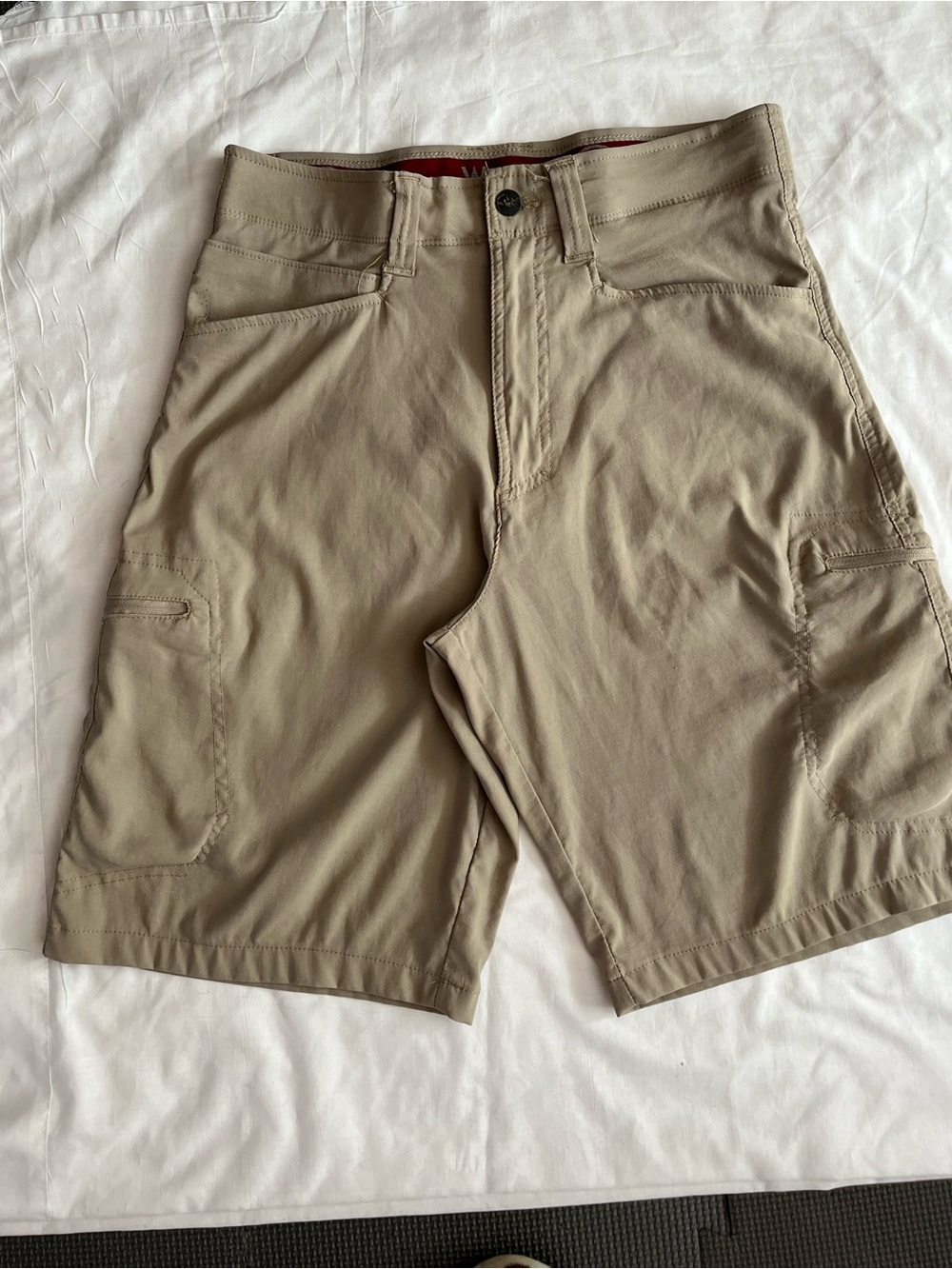 Wrangler Outdoor nylon cargo shorts/ men’s size 30/ beige